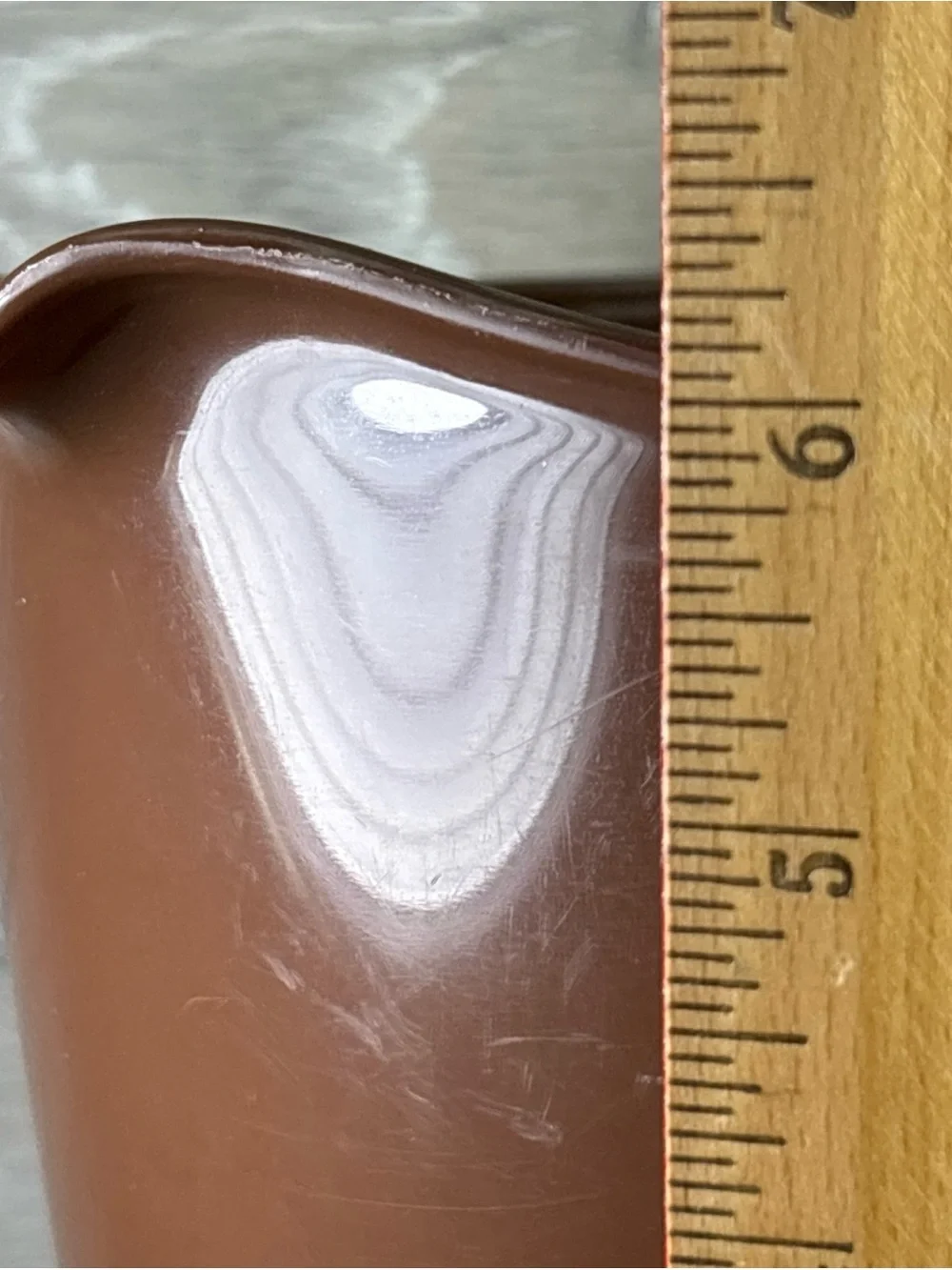 Rubbermaid Brown Mixing Bowl with Handle